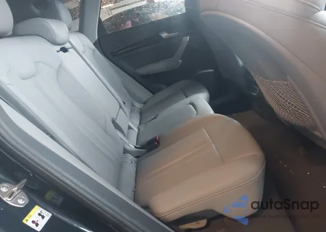 2018 Audi Q5 2.0T Premium/2.0T Tech Premium из США, поврежденный, VIN WA1CNAFY4J2098631